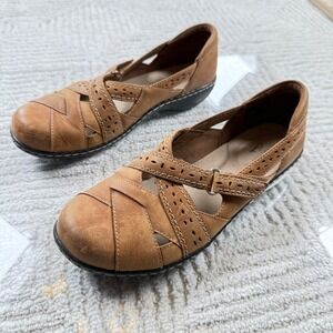 Clarks Collection Mary Jane Shoes Women's 8 Tan Leather Laser Cut Comfort Flats